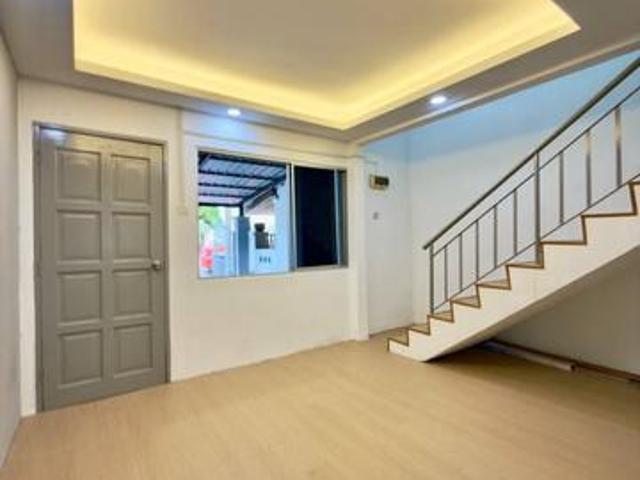 PEKAN NANASTaman Pelangi MasDouble Storey Siap RenoFull Loan