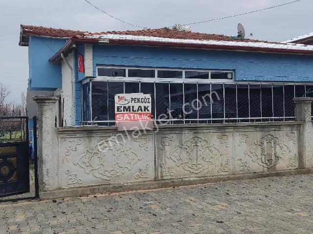 Pekgöz Emlak Dan Doğalgazılı Bahçeli Müstakil Satılık Ev Hamam