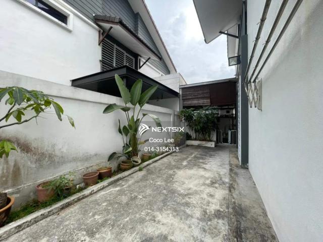 Pelangi Corner lot Town Area Shop For Rent