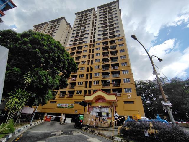 PELANGI DAMANSARA Walk dist to MRT The Curve Ikea Tesco Shops