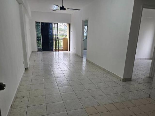 Pelangi damansara apartment block D 750sf