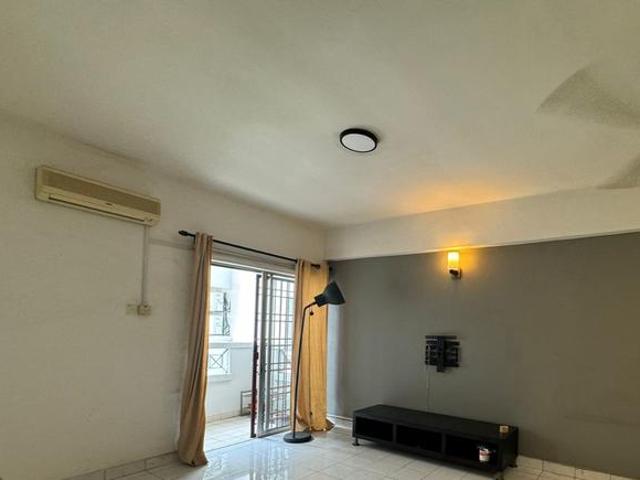 PELANGI DAMANSARA CONDO Actual WELL KEEP Near MRT Low Deposit