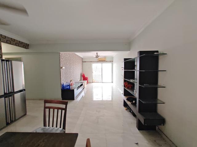 Pelangi Height Apartment Klang Partial furnished For Sale