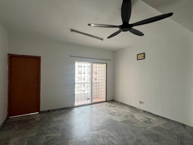 Pelangi Indah CondominiumFreehold3R2B1C P869sqftMRT