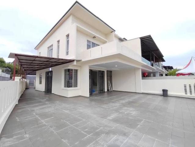 Pelangi indah End lots 4B3B with Extra land Partial Rent