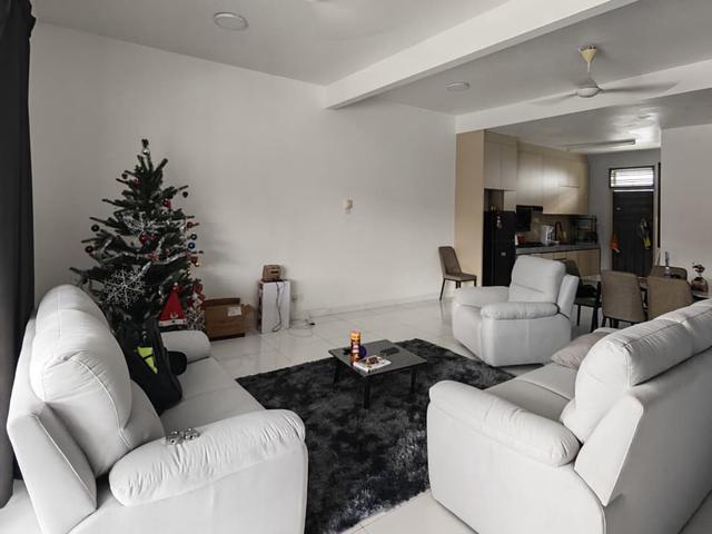 Pelangi Indah Jalan Menawan Double Storey Terrace 24x87 Renovated