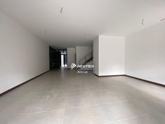 Pelangi indah Jalan Cantik double storey Shoplot For Sale
