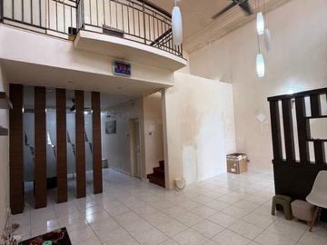 Pelangi Indah 15 Storey Terrace House Good Condition For Rent