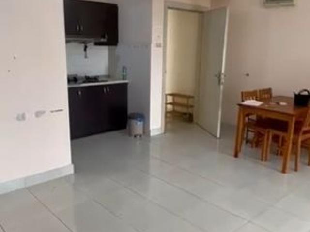 Pelangi sentral, Condominium