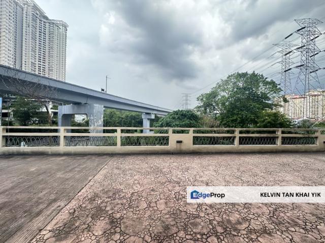 Pelangi Sentral Stratified