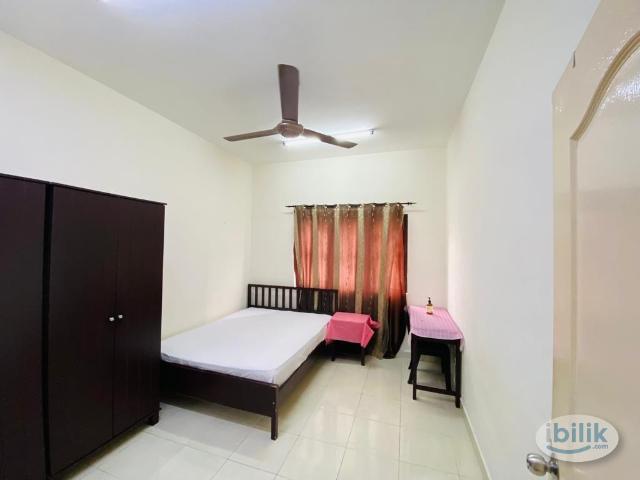 Pelangi utama master bed room