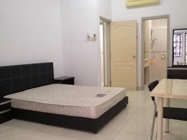 pelangi utama master bed room available