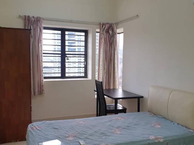 Pelangi Utama @ Bandar Utama Fully furnish Middle Room