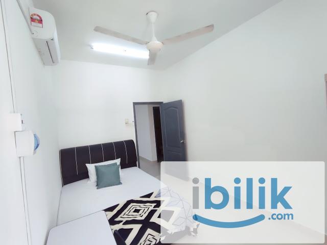 Pelangi Utama Condominium middle room for Female