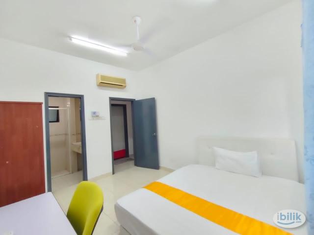 Pelangi Utama Condominium female master
