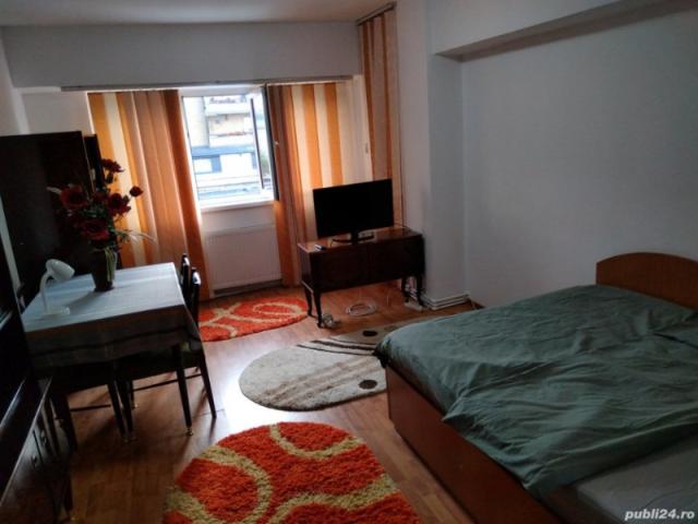 PELICAN APARTAMENT 2 CAMERE DECOMANDAT ETAJ 1