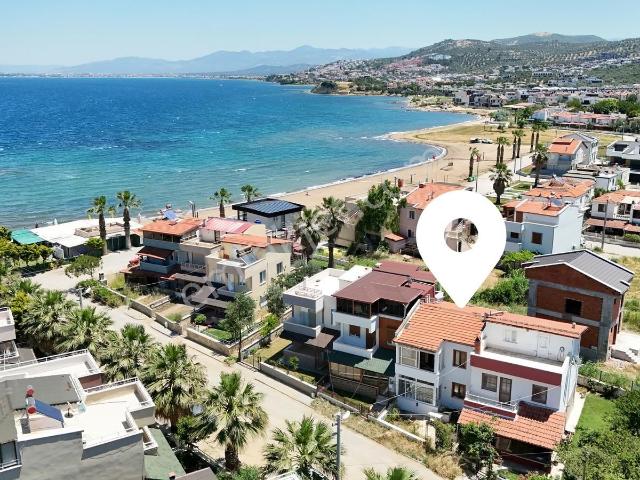 Pelitköy Sahilde Plaja 50metre Mesafede 3+1 Fırsat Satılık Villa