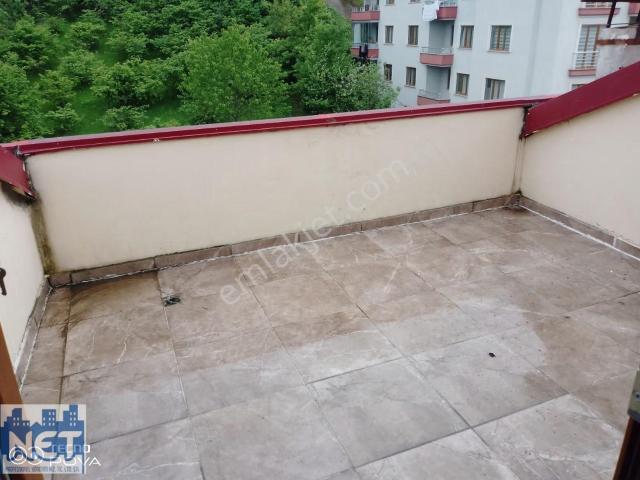 Pelitlide Pazar Yerinde Kıralık 2+1 Çatı Katı