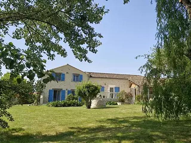 Pellegrue 33790 Achat / Vente maison 14 pièces t14 parking
