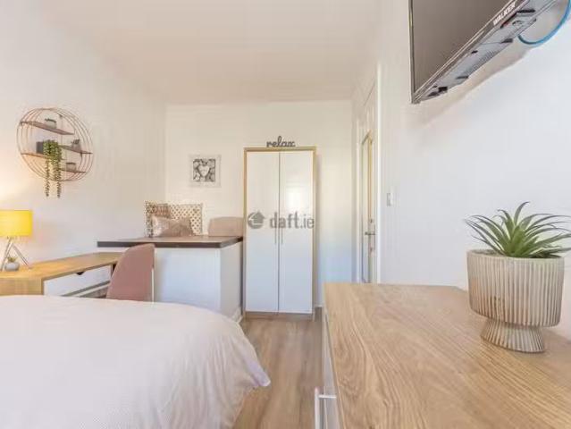 Pelletstown Avenue, Royal Canal Park, Dublin 15 is for rent