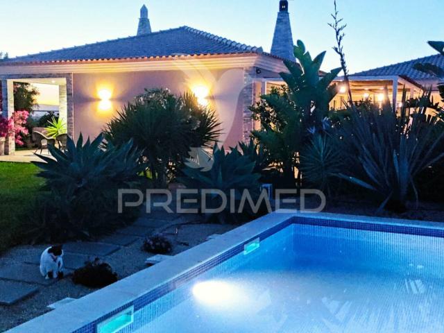 Pequeno Paraíso em Algoz T8 com piscina