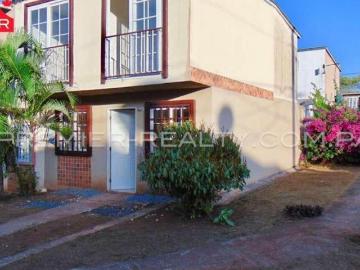 PEQUEÑA CASA EN ESQUINA