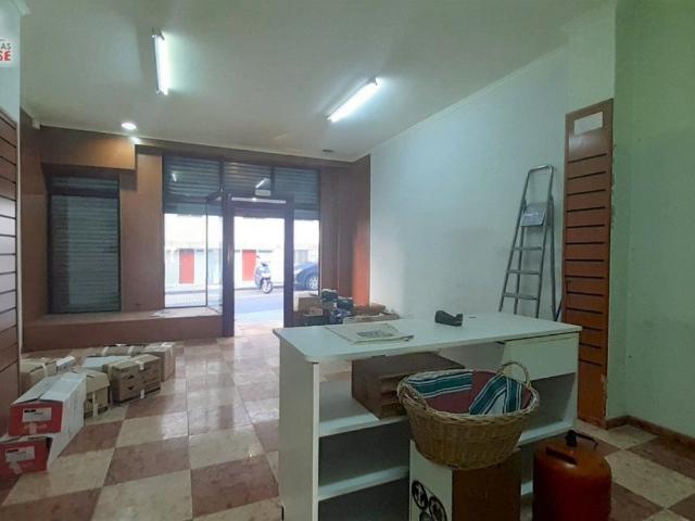 PEQUEÑO LOCAL COMERCIAL EN MARIÑAMANSA, PRÓXIMO AL CENTRO DE SALUD DE A CUÑA