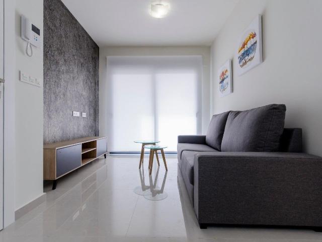 Pequeño residencial de 5 apartamentos de lujo con 2 y 3 dorm. 90m² Pilar de la horadada