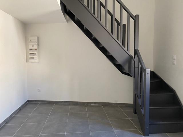 Pertuis: Location appartement T3 en duplex
