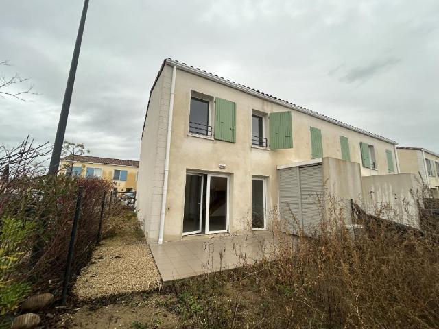 Pertuis proche toutes commodités villa récente avec terrasse jardin 3 chambres parking