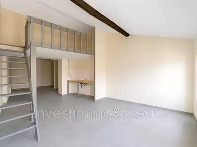 Pertuis 84120 Achat / Vente appartement 2 pièces t2 au dernier étage