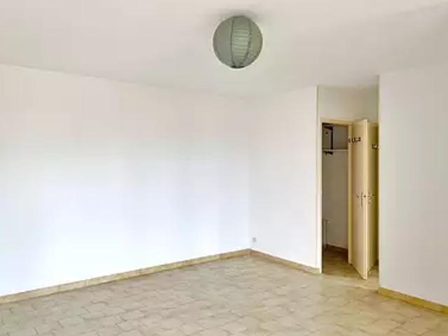 Pertuis 84120 Location appartement 2 pièces t2 balcon