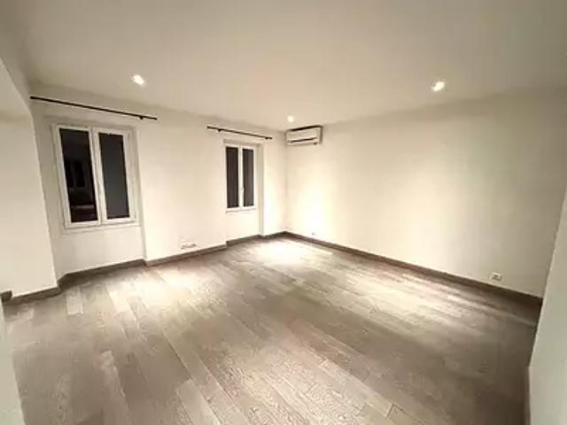 Pertuis 84120 Location appartement 3 pièces t3 au dernier étage