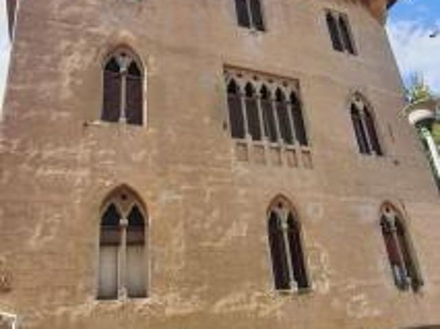 Perugia vendesi villa 20 vani 450 Mq
