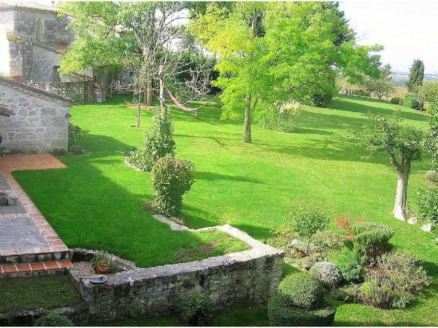 PERVILLE 82400 maison pierre 6 pièce s 156.56 m2