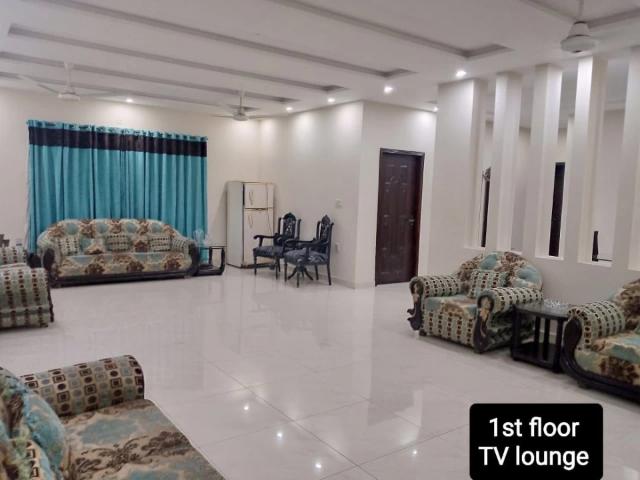 Per day 1bed furnished flat on perday available in bahria town Lahore THOKAR NIAZ BAIG ID 71533