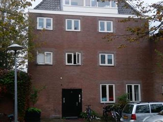 Per direct beschikbaar leuke studentenkamer met