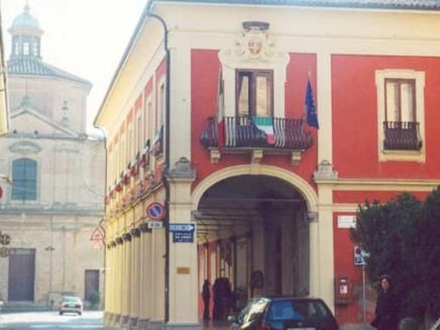 PER INVESTIMENTO LOCALE COMMERCIALE LOCATO CON OTTIMA REDDITIVITA'