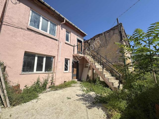 Pera'dan Alanönü Mah. Adliye Yakını Kiralık Müstakil Ev