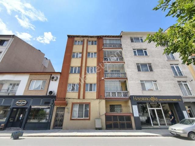 Pera'dan Ali Rıza Efendi Bulvar Üzeri Geniş Kiralık 3+1 Daire