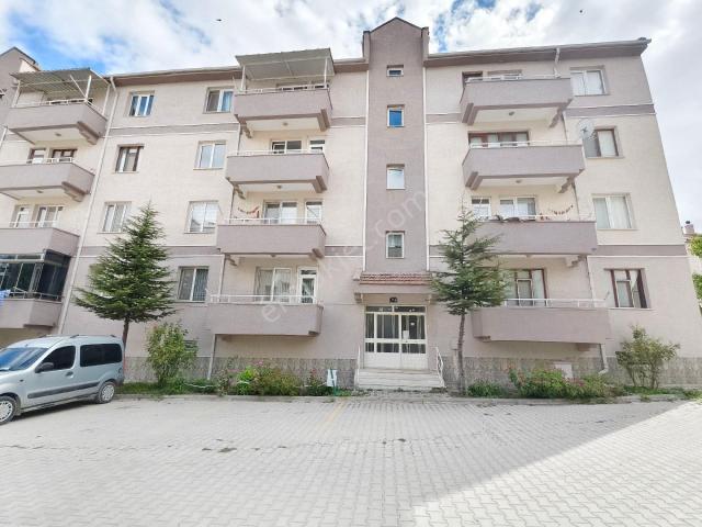 Pera'dan Borsa Cd.si Yakını Site İçerisinde Kiralık 3+1 Daire