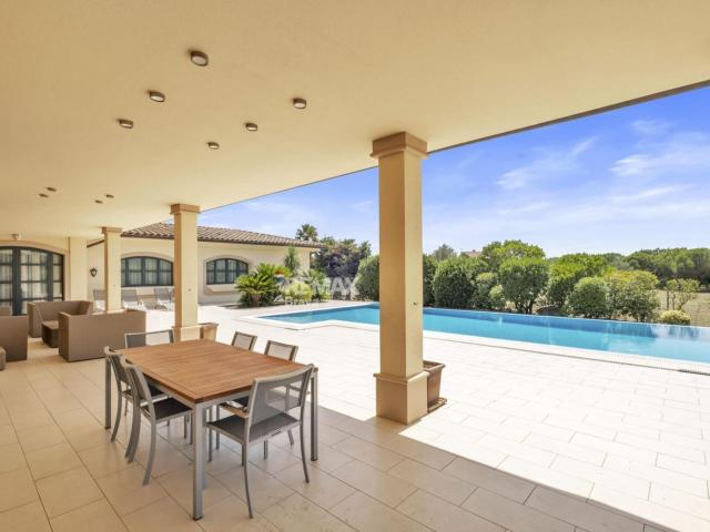 Peralada Golf | Villa premium en primera línea de golf con amplios jardines y máxima privacidad