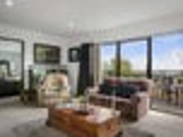 Perched for Sun, Views, and Easy Living