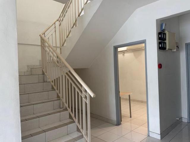 Perdana Emerald condo Duplex level 5 bed room Partial furnished