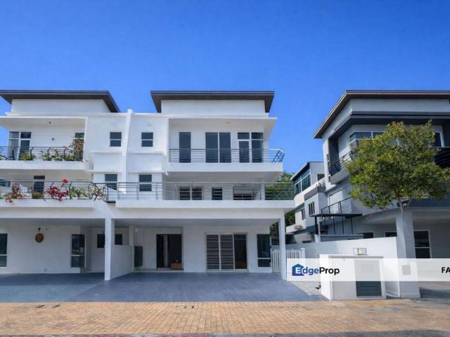 Perdana Lakeview East