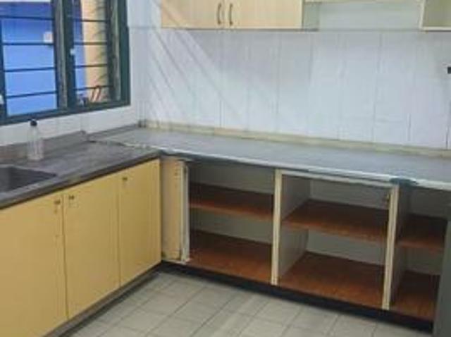 Perdana Selatan 3 room 2 bathroom 1 carpark Partially Furnished