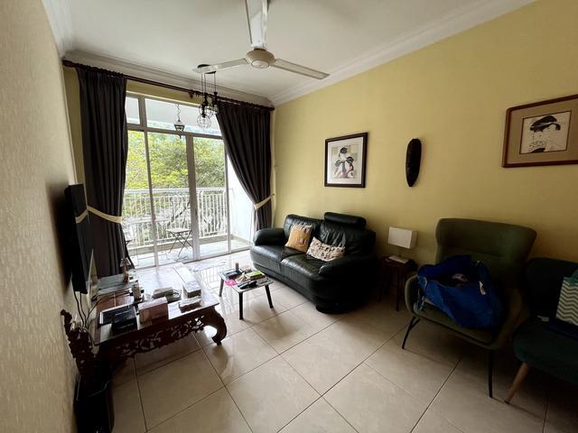 Perdana View condominium for rent FF cosy unit facing green