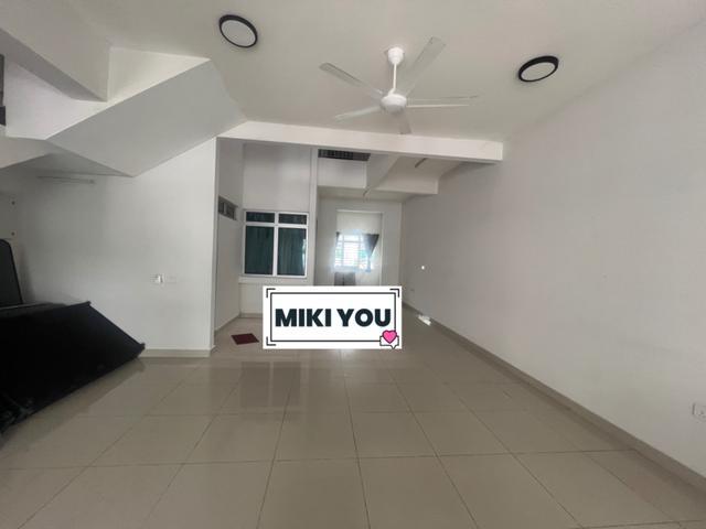 Full airconditionPerennia 22x80 bandar rimbayu 2 storey house