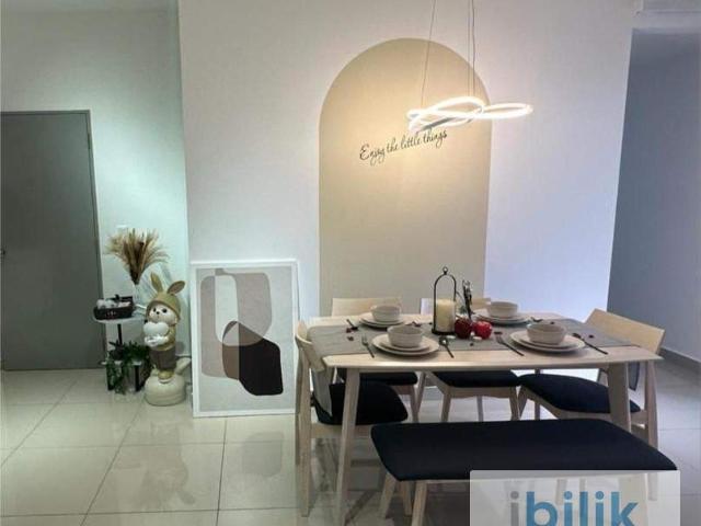 Perfect Medium Room for Working Adults – Just Bring Luggage!