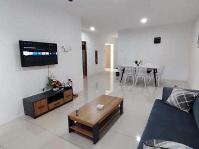 Perfect for Investment Comfortable Living Freehold Manhattan Condo